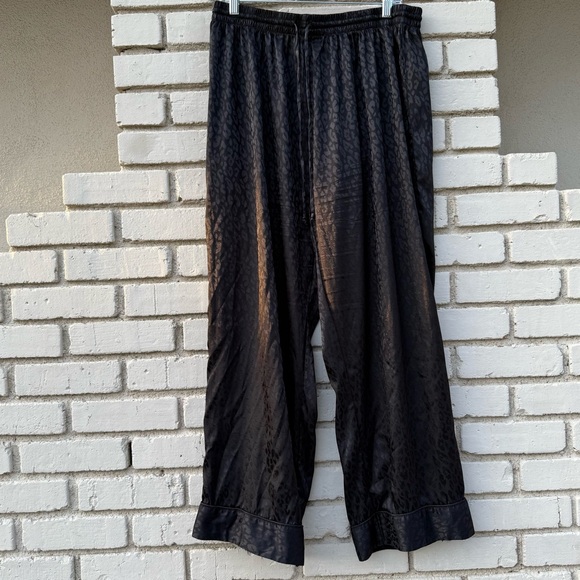 Show Me You MuMu Classic PJ Bottoms in Black Cheetah Silky - Size XXL - Picture 2 of 7
